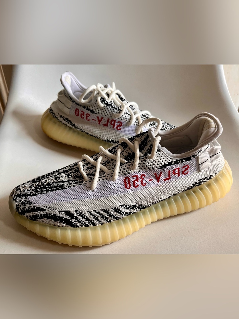 adidas Yeezy Boost 350 V2 Zebra Size 8 CP9654